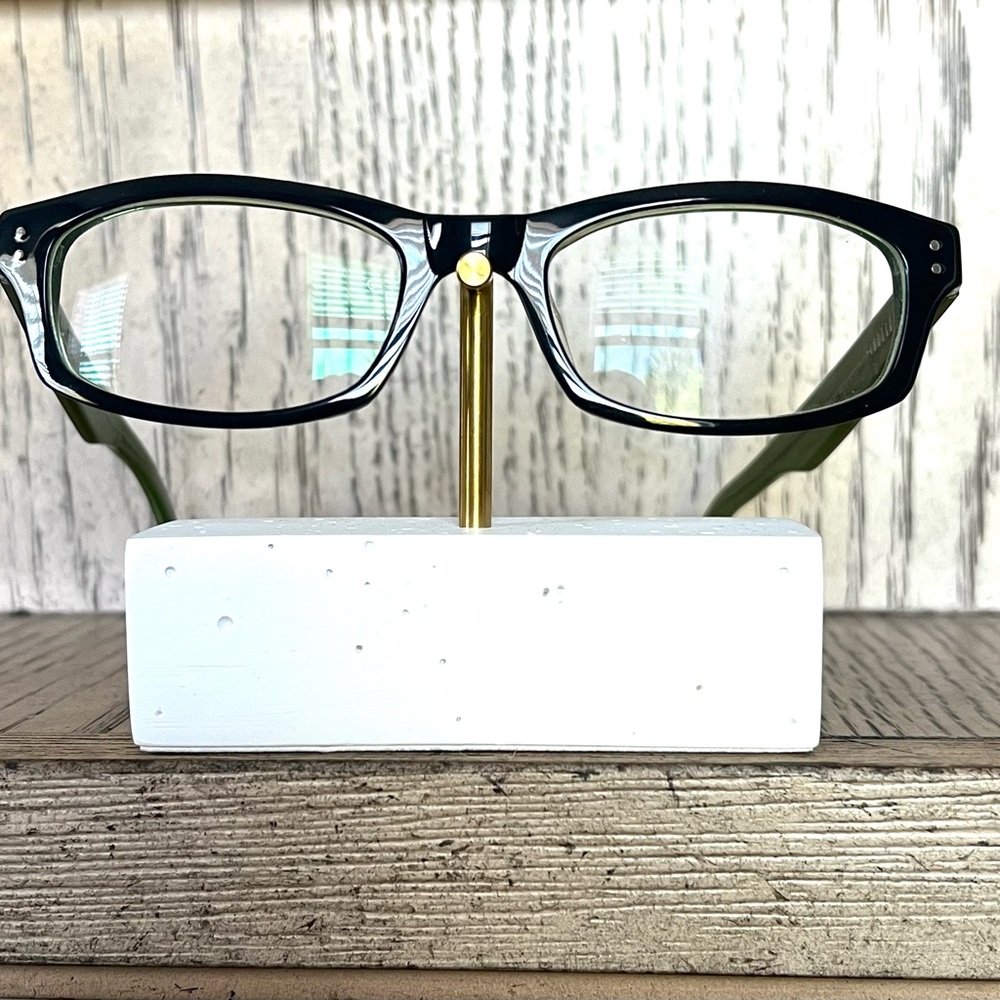Rare JONO HENNESSY frame model 8039 color 392. Black and Green